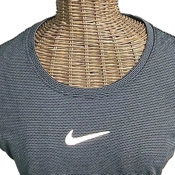 Nike Dri-fit Gray Stripe Crewneck T-shirt - Picture 2 of 7